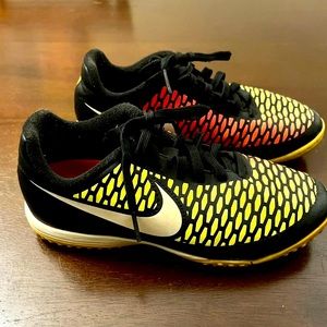 Nike Magista Cleats Size 4Y